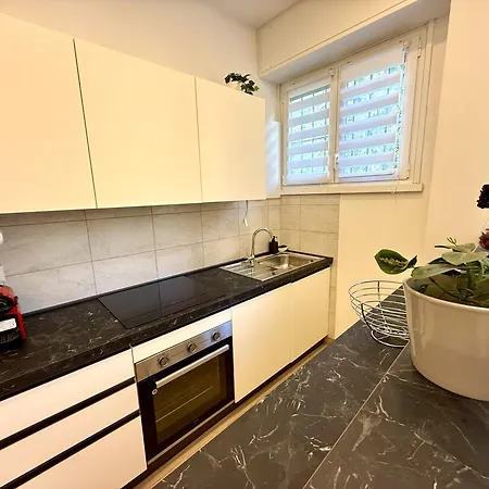 Apartamento Metro House *