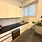 דירה Metro House *