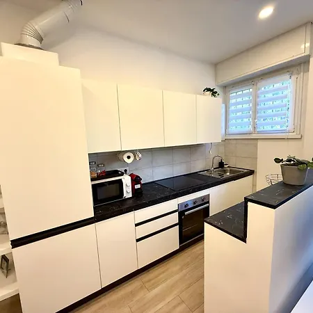 Metro House Milão