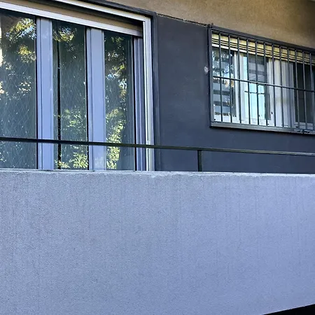 Apartamento Metro House